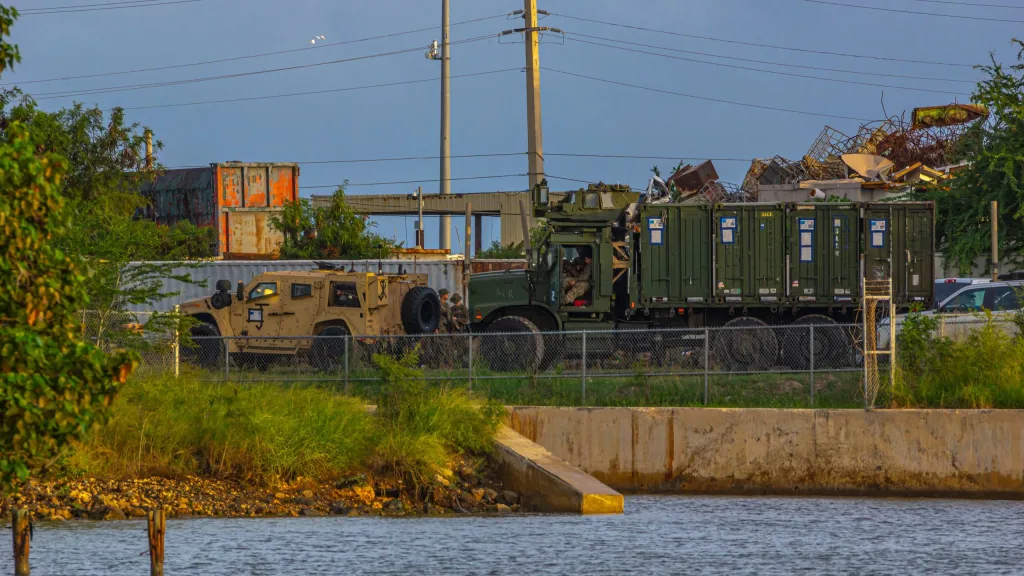 Десантные катера на воздушной подушке типа LCAC корпуса морской пехоты США, развёрнутые в Пуэрто-Рико