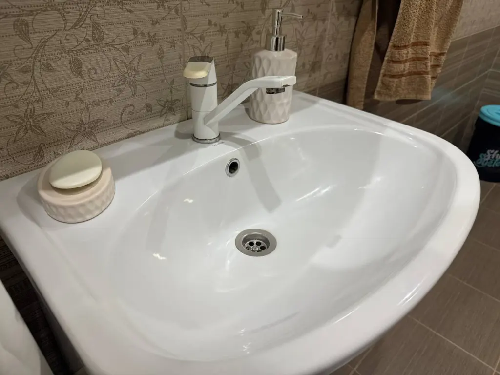 Засор увеличивается подобно снежному комку: полстакана легко устраивает проблему