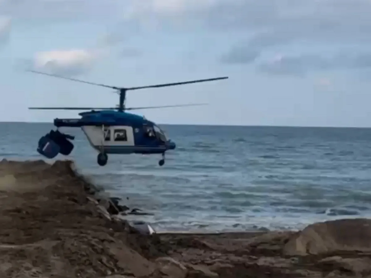 Потерял хвост в полете: опубликовано видео момента крушения вертолета Ка-226 в Дагестане 0