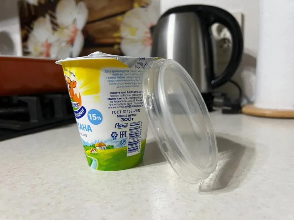 Не выкидывайте пластиковые крышки от сметаны: просто незаменимая вещь в быту