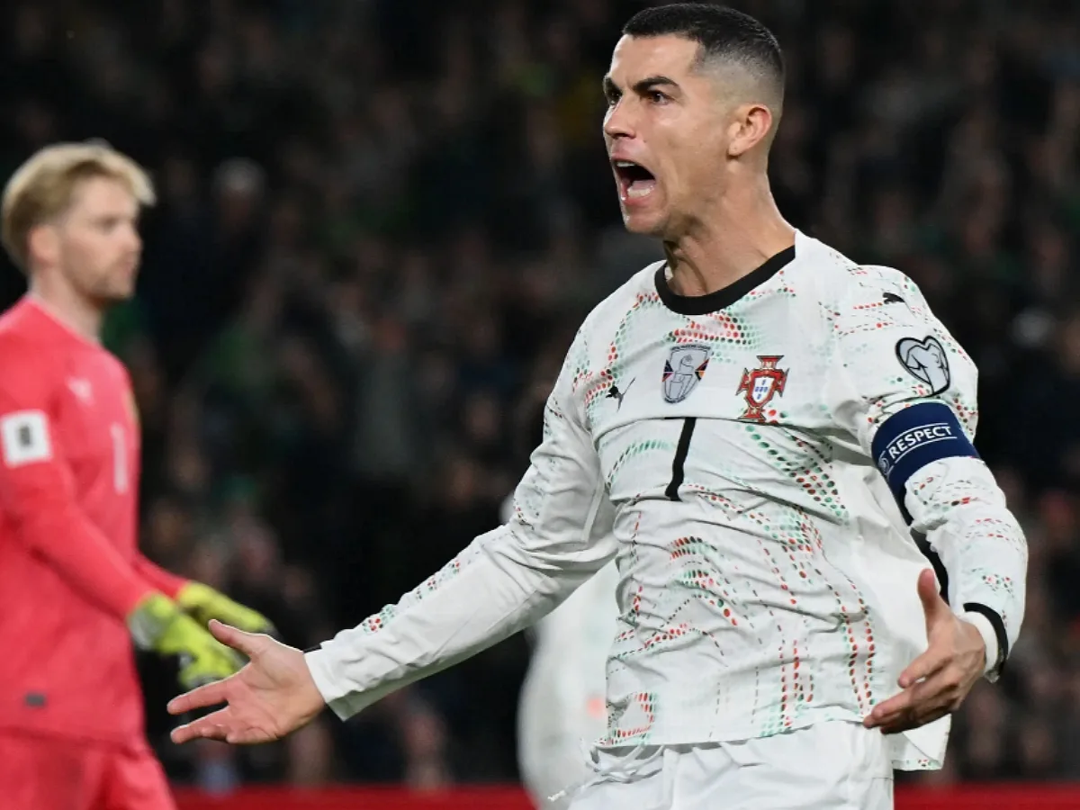 Роналду впервые получил красную карточку в матче за сборную Португалии0