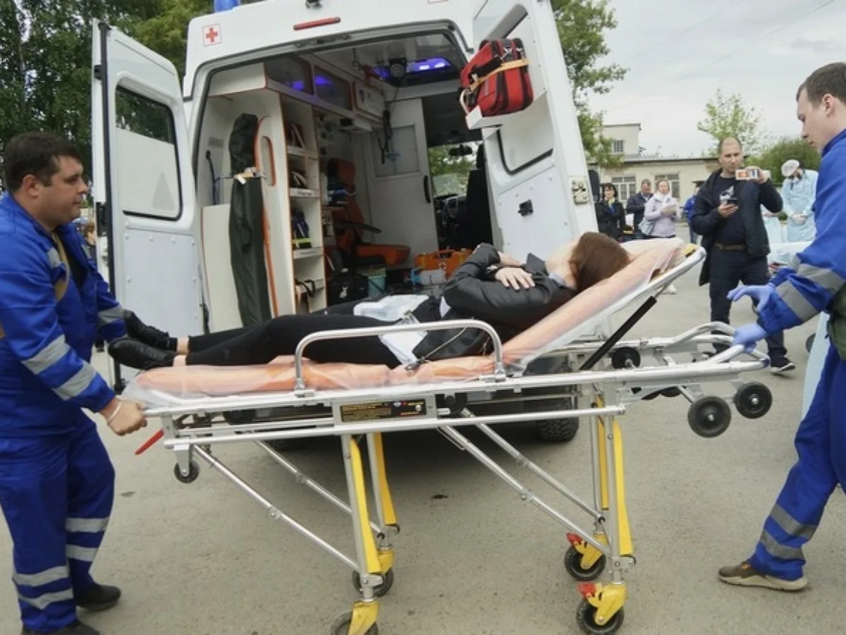 В Чечне на похоронной процессии обрушился балкон: пострадали не менее 84 человек0