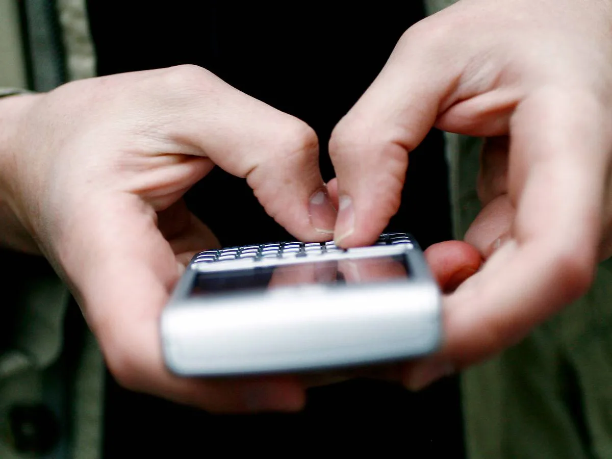 Россиянам стали приходить SMS о «периоде охлаждения» Интернета0