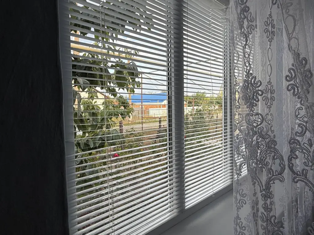 На окна больше ничего не приклеиваю и обогреватель не достаю: увидела идею у жителей севера — в их домах всегда тепло, даже в самые крепкие морозы