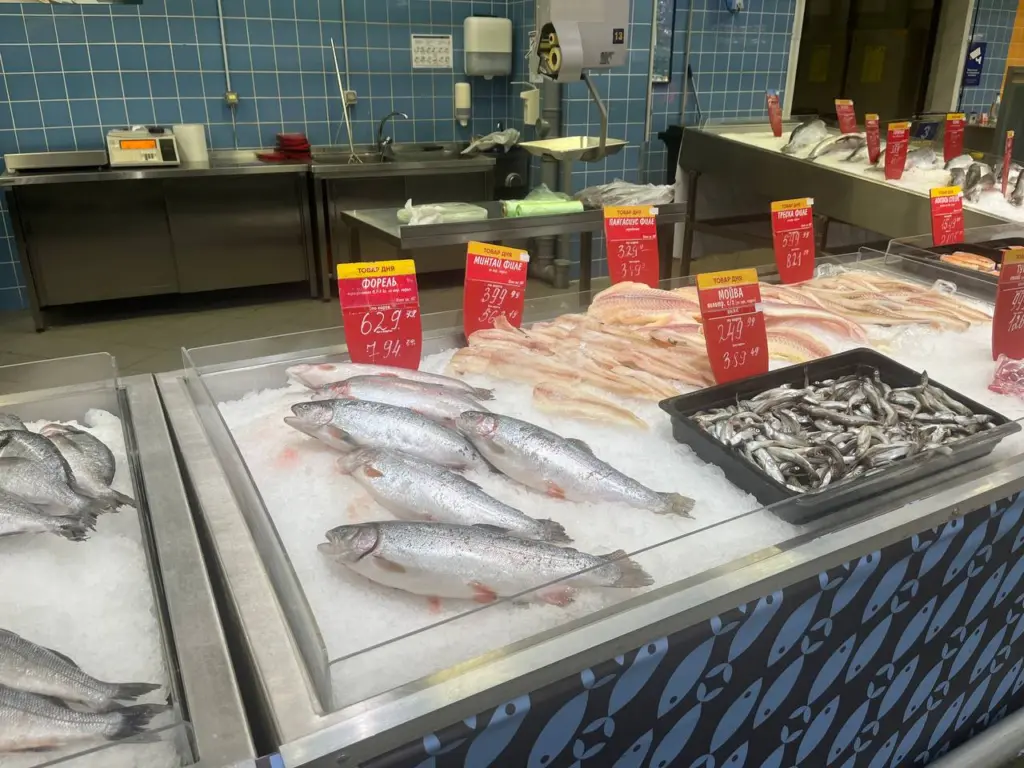 Купил по совету друга форель в «Светофоре» для засолки икры — только дома понял, какая она: обзор без прикрас