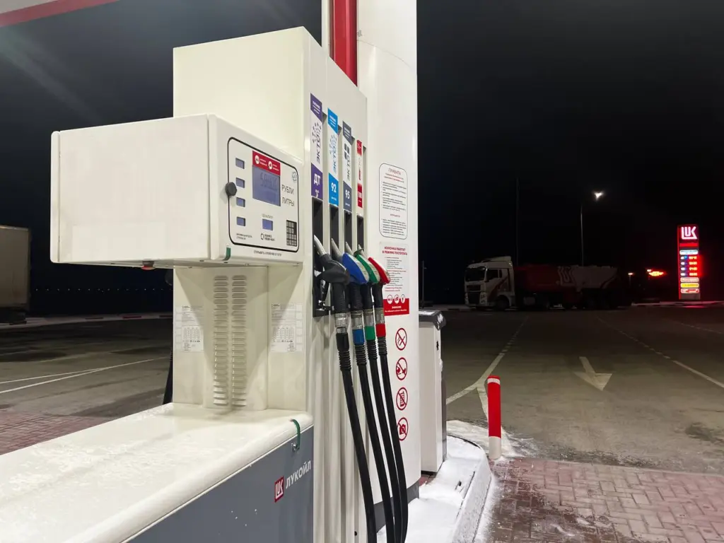 Что лить в бак: 92-й или 95-й бензин — правда для современных авто