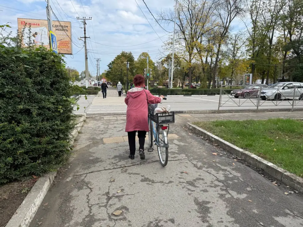 Скрытая прибавка к пенсии: Как получить лишние тысячи рублей, не покидая своего жилья