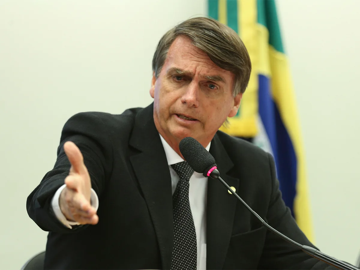 Болсонару экс-президент Бразилии проведет 27 лет в тюремной камере с отдельной ванной0