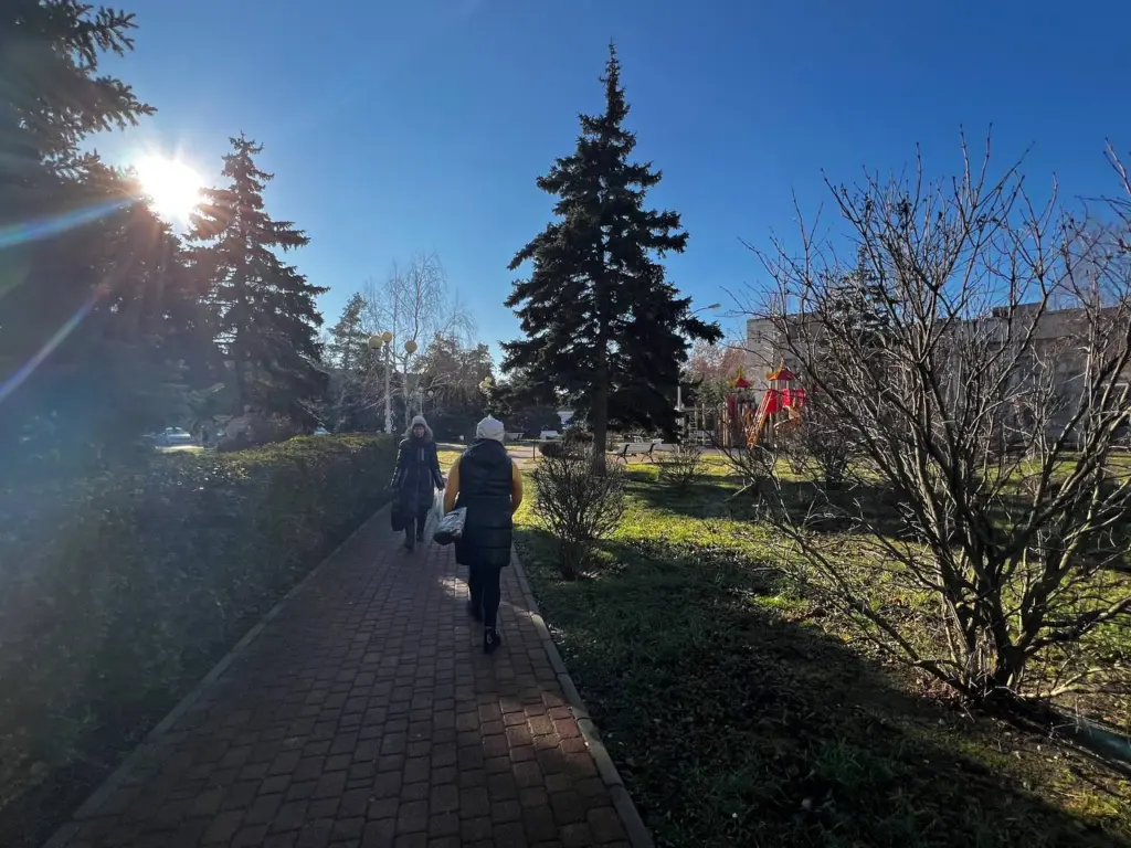 Головные уборы для женщин 50+: как правильно подчеркнуть элегантность и стиль, а не возраст