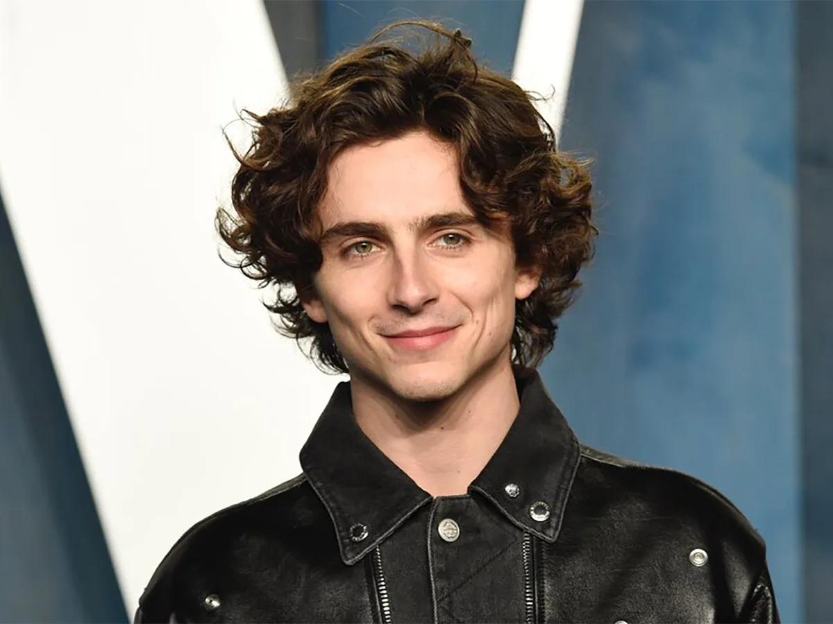 Тимоти Шаламе высмеяли в Сети из-за нелепой обложки Vogue0