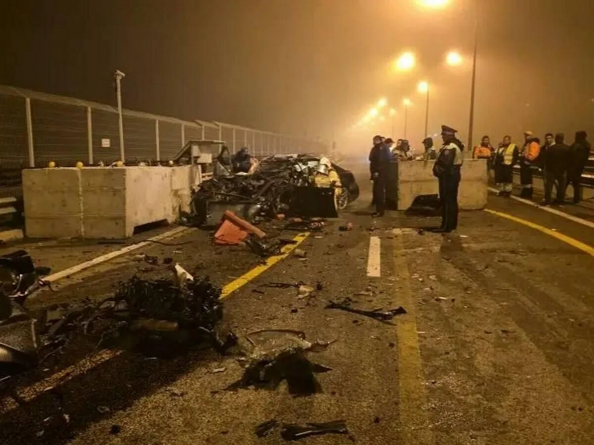 Жертвами крупного ДТП на Крымском мосту стали два человека0