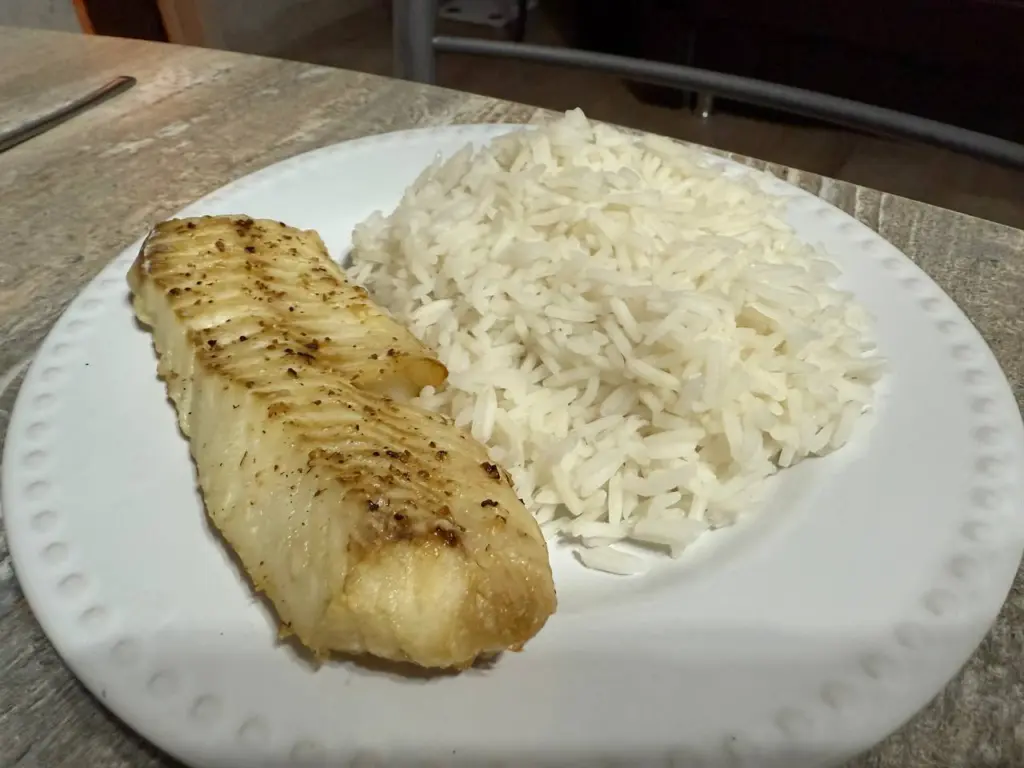 Увидел в магазине квадратный минтай: теперь ем почти каждый день — и вот чем он лучше обычного