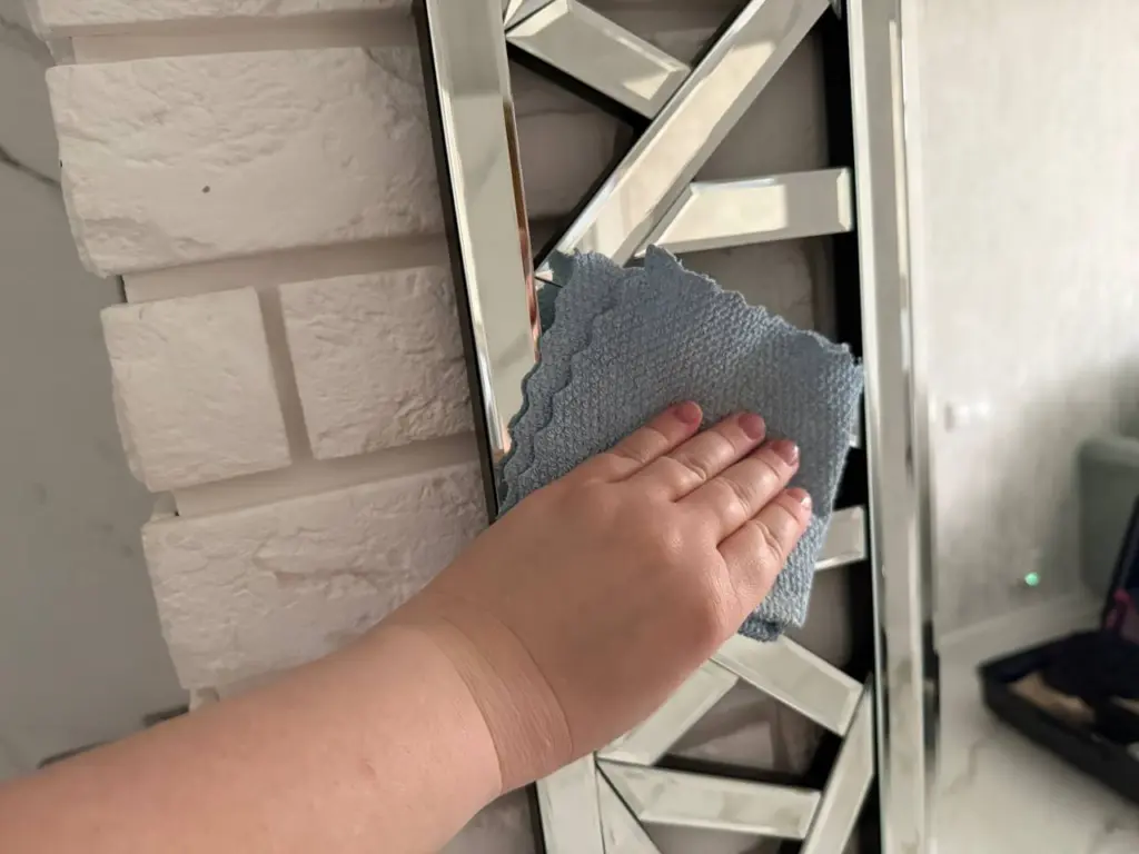 Случайно узнала, как горничные в санатории вытирают пыль. Стала делать так же — про пыль в доме забыла навсегда