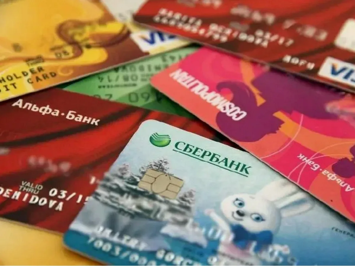 Госдума установит ограничение на выдачу банковских карт0