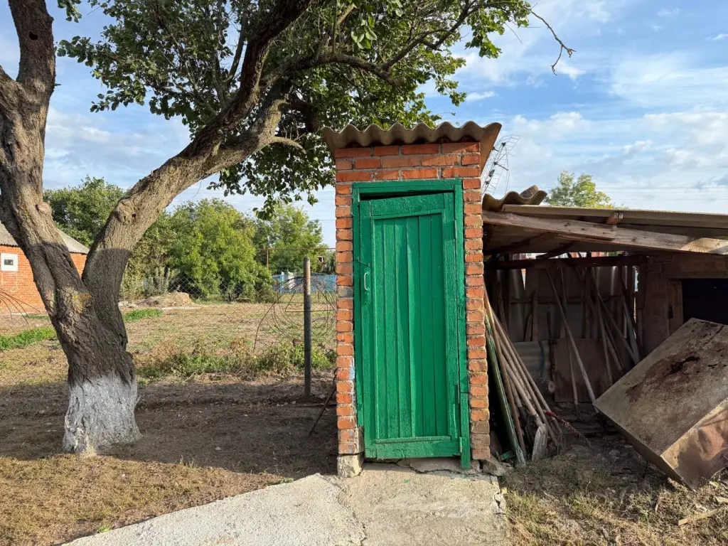 Ушлые дачники сверлят дырку в унитазе и всю зиму живут спокойно: посоветовал местный сторожил
