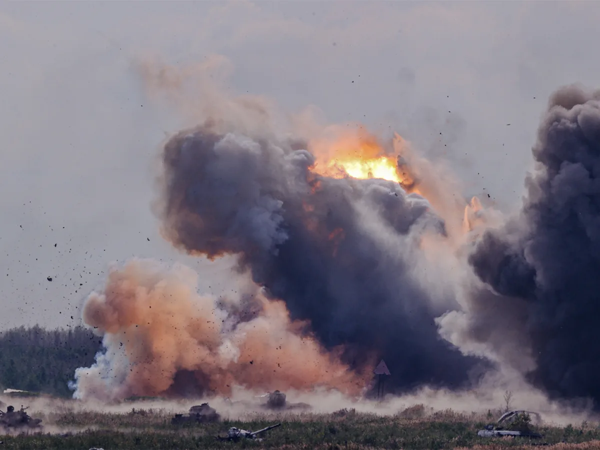 Сожгли до основания: российские войска уничтожили крупнейшую базу украинских сил в Запорожье0