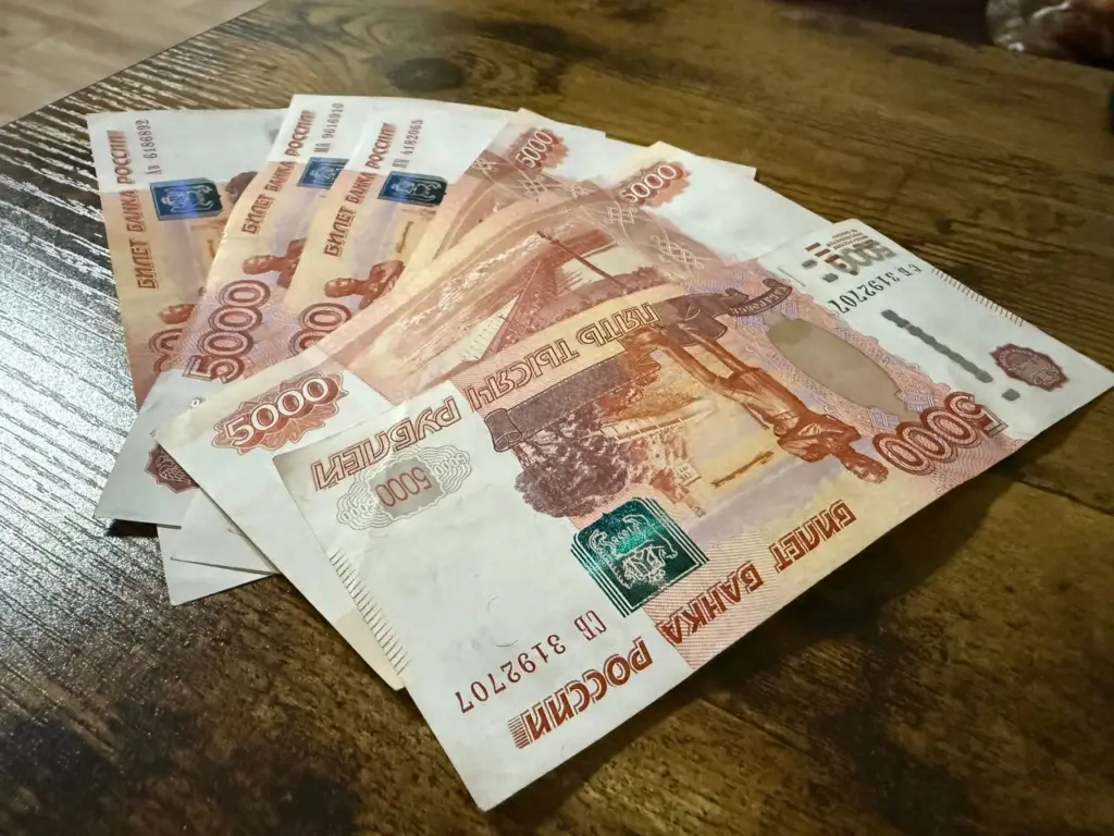 Все накопления разом превратятся в грязь: новая волна девальвации буквально снесет с ног, словно в 90-е