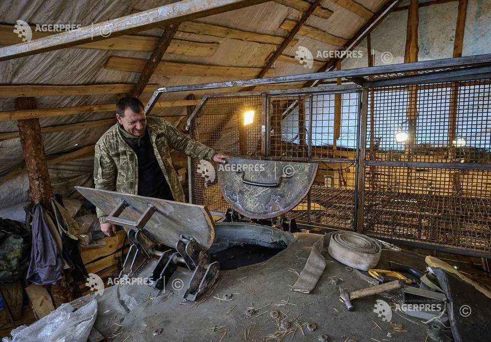 Процесс изготовления кустарного тяжелого бронетранспортера украинскими ремонтниками на шасси САУ "Мста-С" и башни от танка Т-72Б