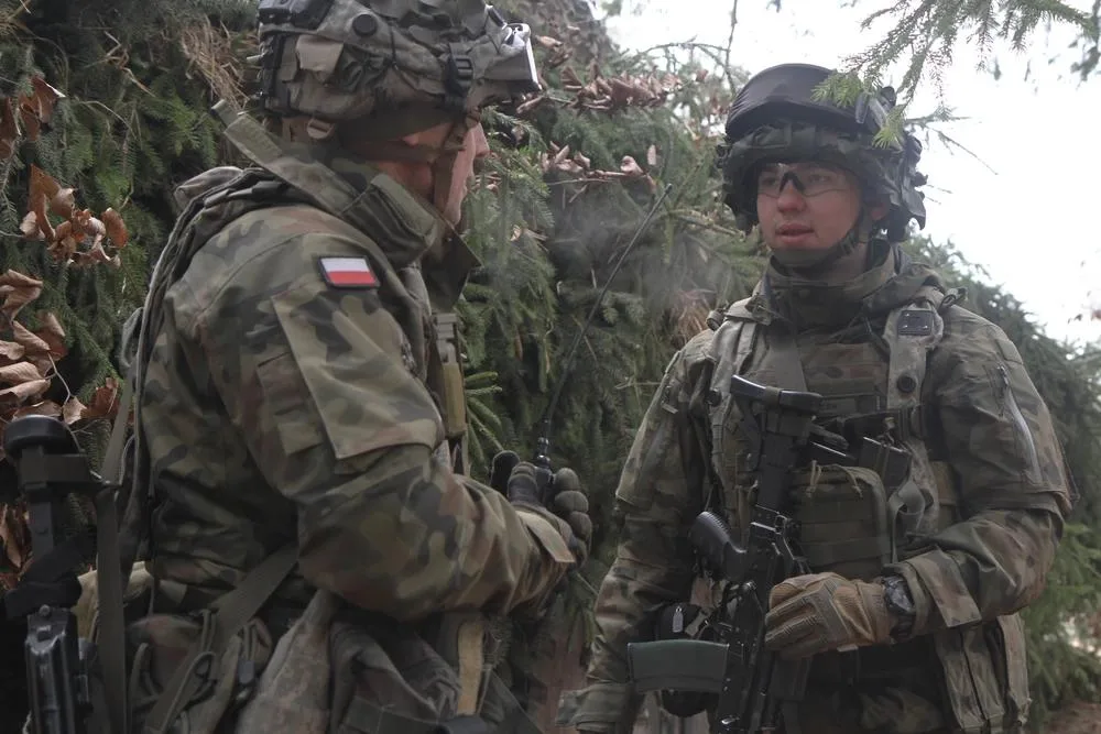 Польша объявила о крупнейшей в своей истории всеобщей военной подготовке