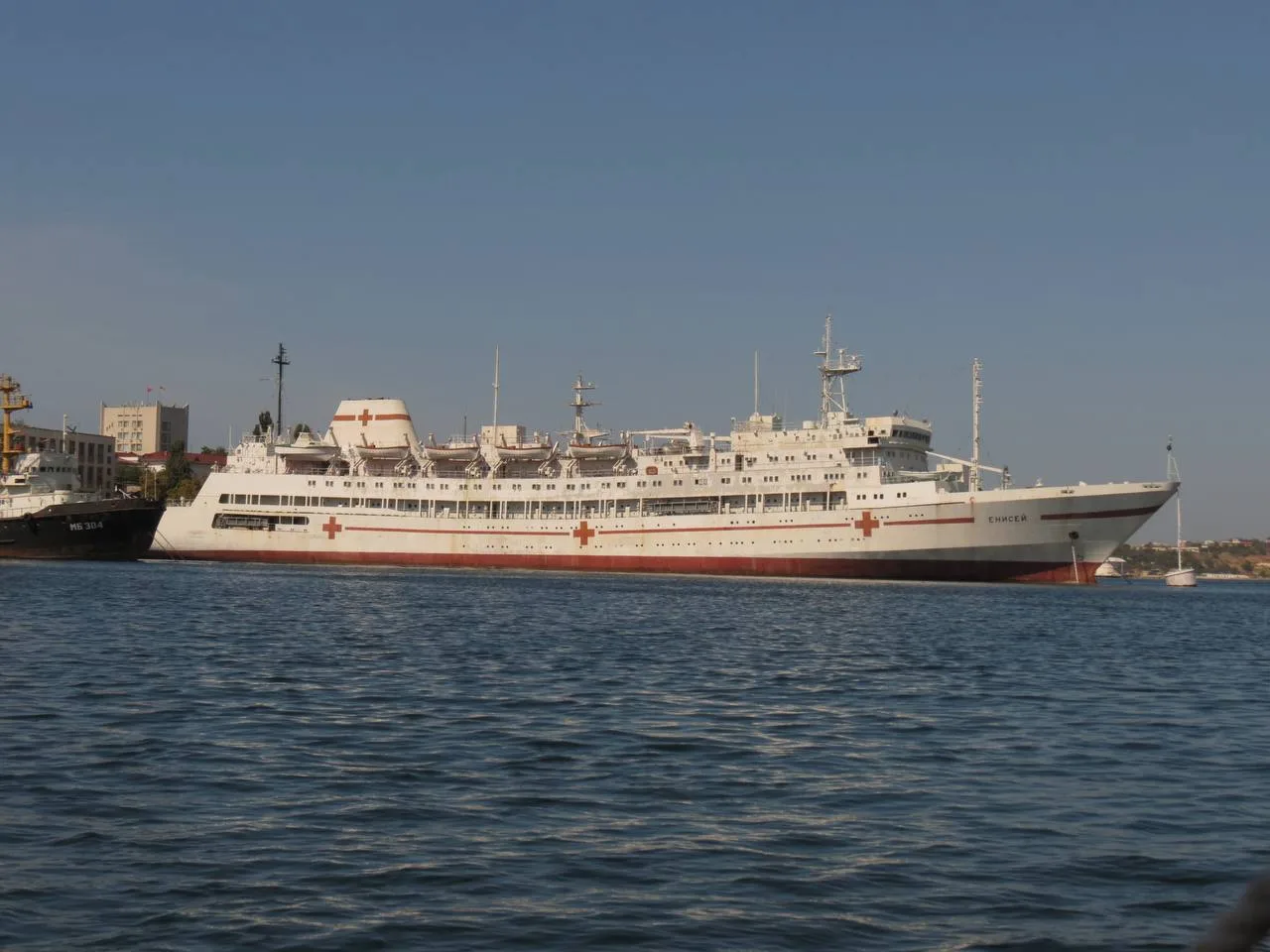 Госпитальное судно «Енисей» (проект 320) ЧФ выставили на аукцион