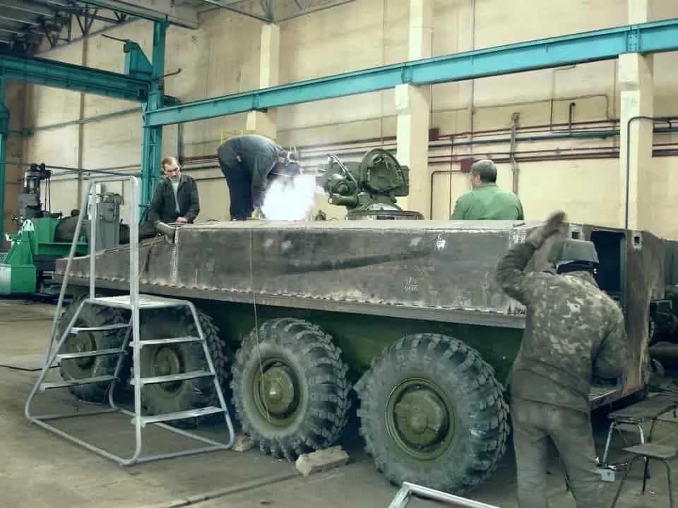 Продолжая тему "как актуализировать броню для пехоты из того что поднимается с хранения" можно посмотреть не только в сторону БМП-1/2 или БТР-60/70/80