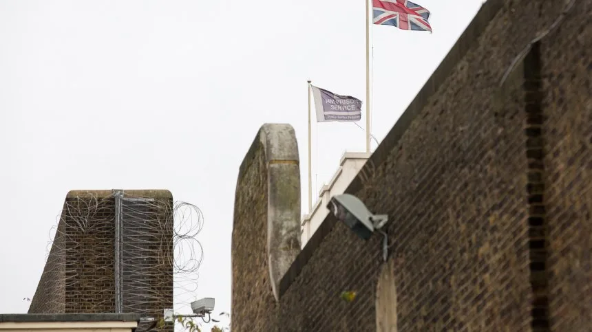 В Британии тысячи иностранных преступников ушли от правосудия после простого «извините»