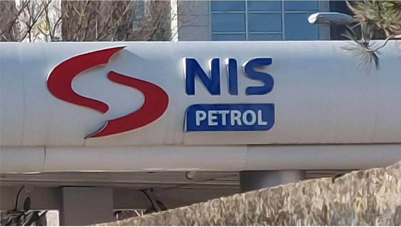 Вучич предложил выкупить у России долю в нефтегазовой компании NIS