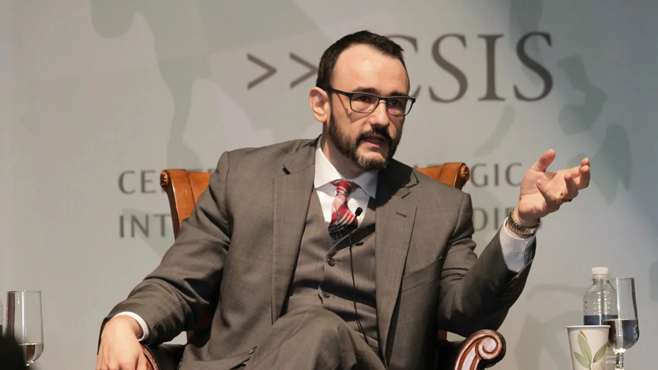 Череда интересных выводов американского военного аналитика Майкла Кофмана по результатам своей недавней поездки на Украину