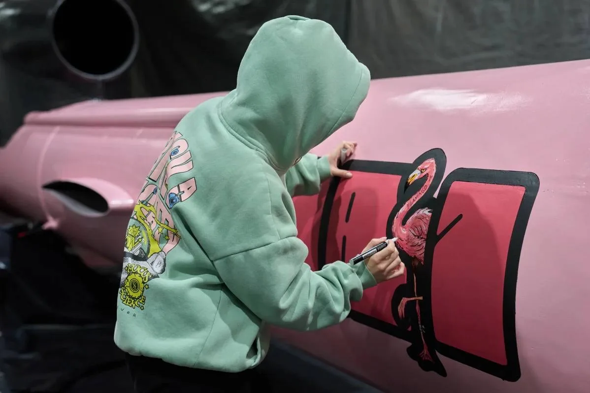 Фотографии ракеты FP-5 «Фламинго», средства на которую были собраны чешской волонтёрской организацей «Dárek pro Putina»