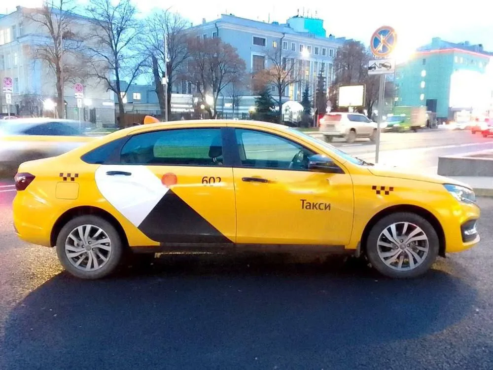 Lada Aura уже на линиях такси