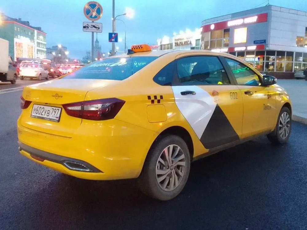 Lada Aura уже на линиях такси
