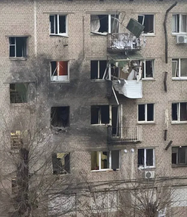 Украинский дрон атаковал пятиэтажку в Волгограде — пострадали 2 человека