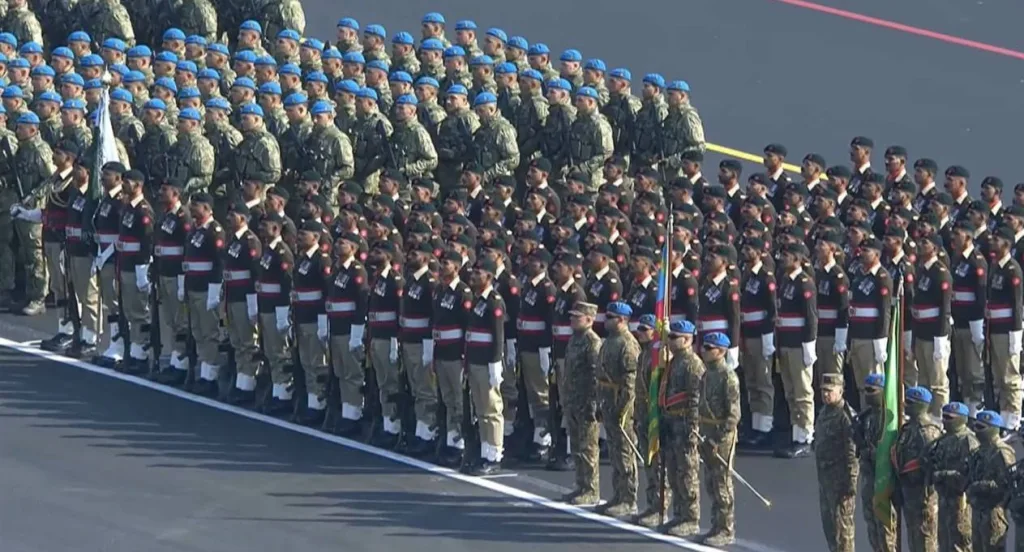 Алиев высмеял армян на параде в Азербайджане