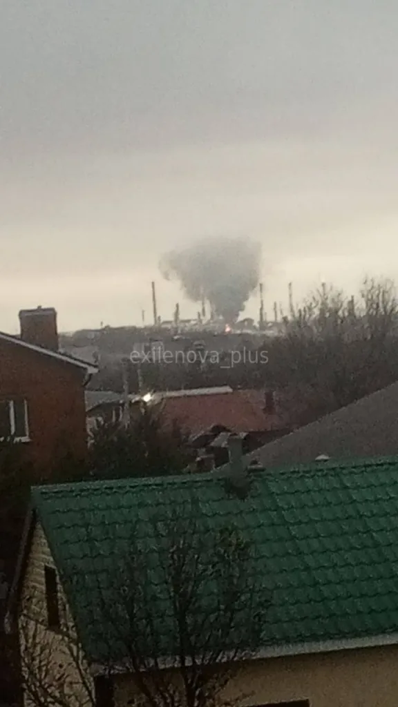 Последствия атаки украинских дронов-камикадзе на НПЗ «Орскнефтеоргсинтез» в Орске Оренбургской области