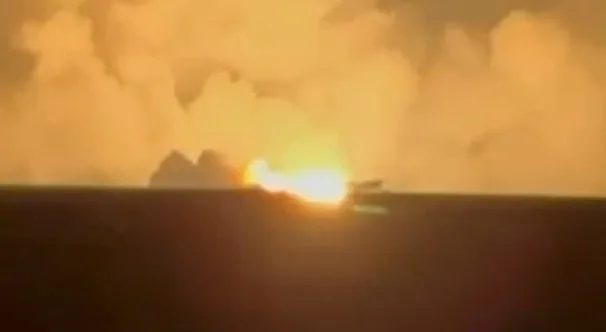 Момент запуска нескольких ракет FP-5 «Фламинго» по территории России сегодня ночью