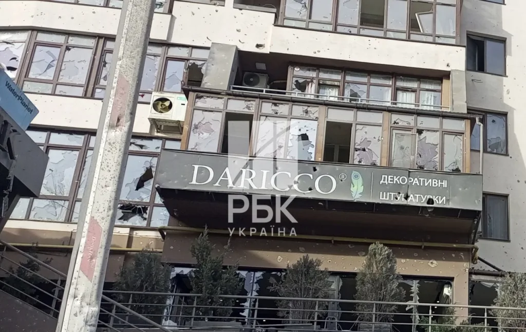 По азербайджанскому посольству в Киеве прилетела ракета Patriot, а не «Искандер»