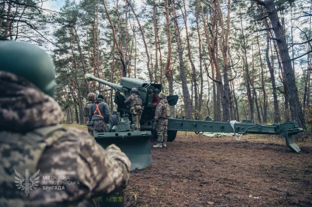 Как сообщают украинские источники, большую часть буксируемых 152-мм советских пушек 2А36 «Гиацинт-Б» уже переделали в 155-мм украинские гаубицы 2П22 «Богдана-БГ»