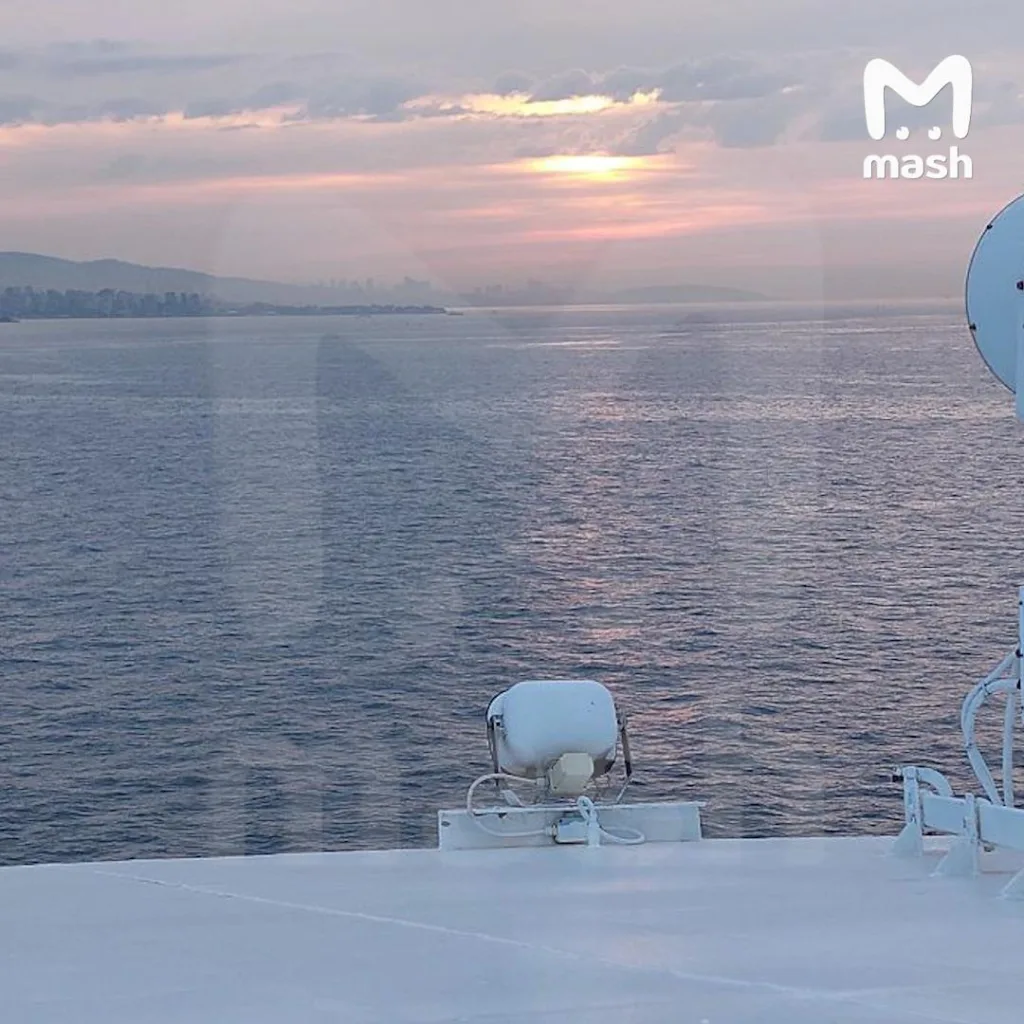 Больше 600 российских туристов оказались заблокированы на круизном лайнере у берегов Турции