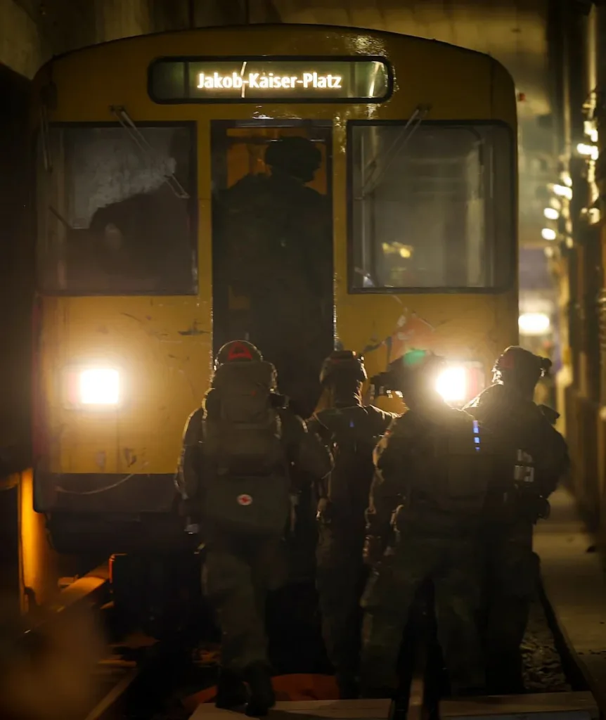 Берлин стал полигоном: бундесвер отрабатывает защиту метро от Путина