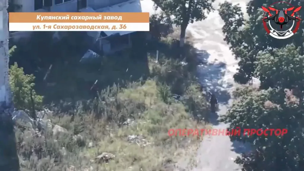 Минобороны опубликовало видео с российскими флагами из некоторых районов Купянска, об освобождении которого Валерий Герасимов вчера доложил Владимиру Путину