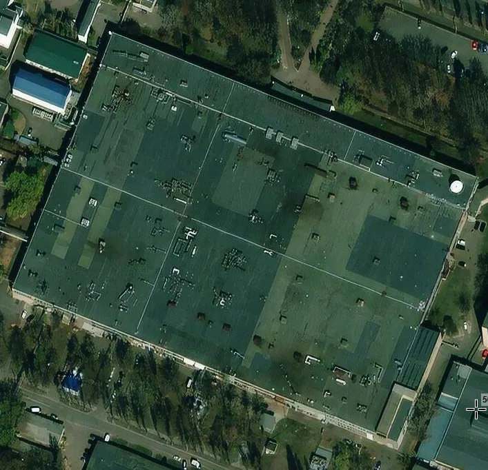 Последствия ракетных ударов по украинскому предприятию "Квазар", расположенному в Киеве