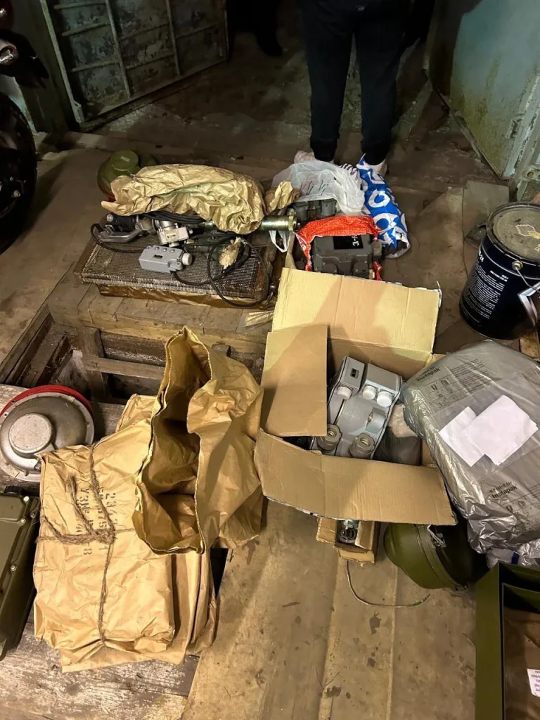 В Челябинской области задержанному в марте подозреваемому в контрабанде военного оборудования добавили обвинение по статье о незаконном обороте радиоактивных веществ