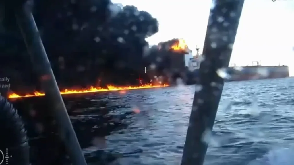 Видео ударов украинских БЭК по танкерам Kairos и Virat в Черном море недалеко от побережья Турции