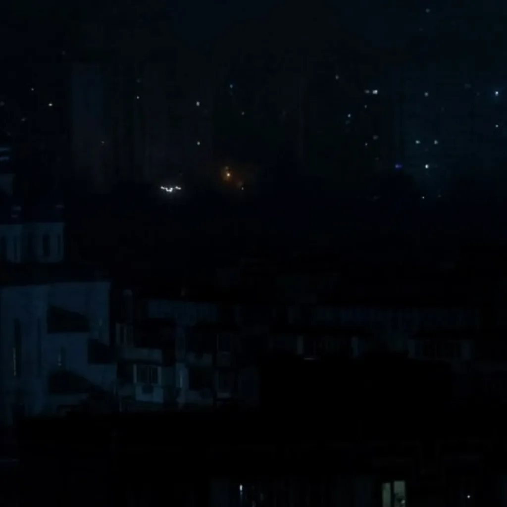 В Киеве уже сутки нет света и тепла, графики отключения отменены: последствия массированной атаки ВС РФ