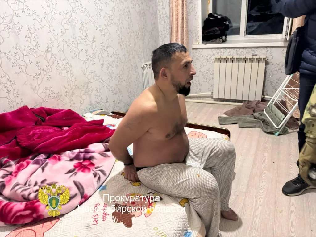  Банда обчищала счета военных, уехавших в зону СВО, в Новосибирской области