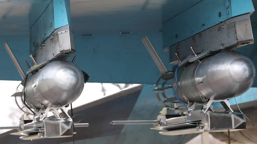 Боевой вылет истребителя-бомбардировщика Су-34 с боевой нагрузкой из четырёх ОФАБ-250-270 с УМПК в зоне ответственности группировки войск «Восток»