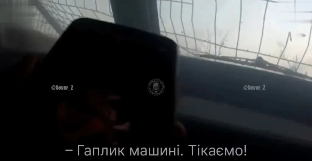 Занятное видео с передовой. В нём, как можно наблюдать, рейдовая группа ВСУ на бронеавтомобиле "Козак-5" попадает в засаду и ловит прилёты