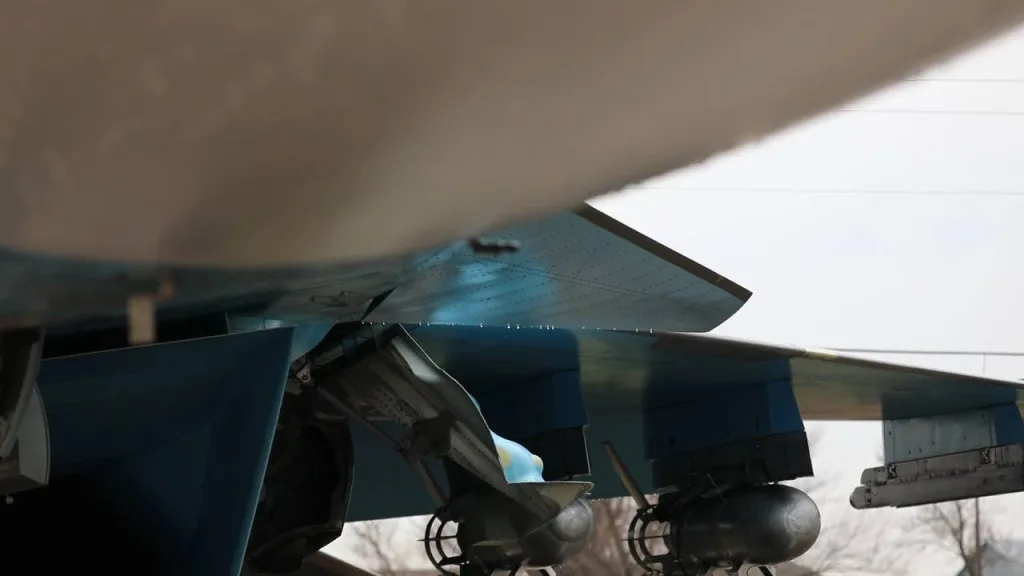 Боевой вылет истребителя-бомбардировщика Су-34 с боевой нагрузкой из четырёх ОФАБ-250-270 с УМПК в зоне ответственности группировки войск «Восток»