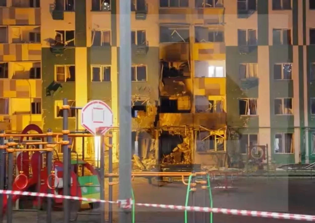 В Твери при атаке БПЛА на жилой дом пострадали семь человек