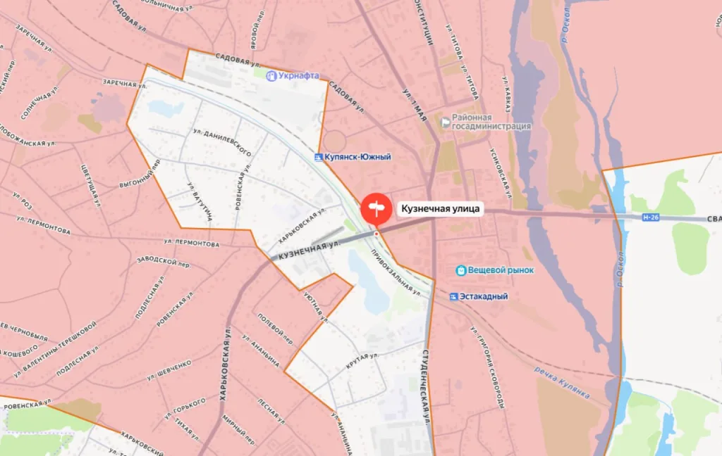 Удары FPV-дронов и дронов-ждунов по пехоте ВСУ в центре Купянска у железнодорожного моста